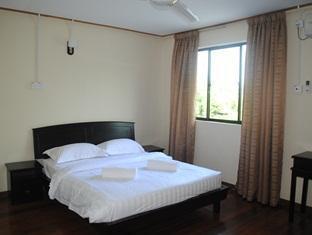Putra Putri Lodge Kangar Exterior photo