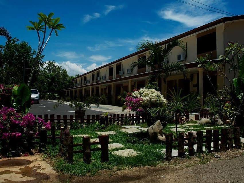 Putra Putri Lodge Kangar Exterior photo